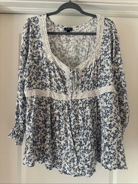 torrid White and Blue Floral Lace-Trim Peasant Blouse. Babydoll style